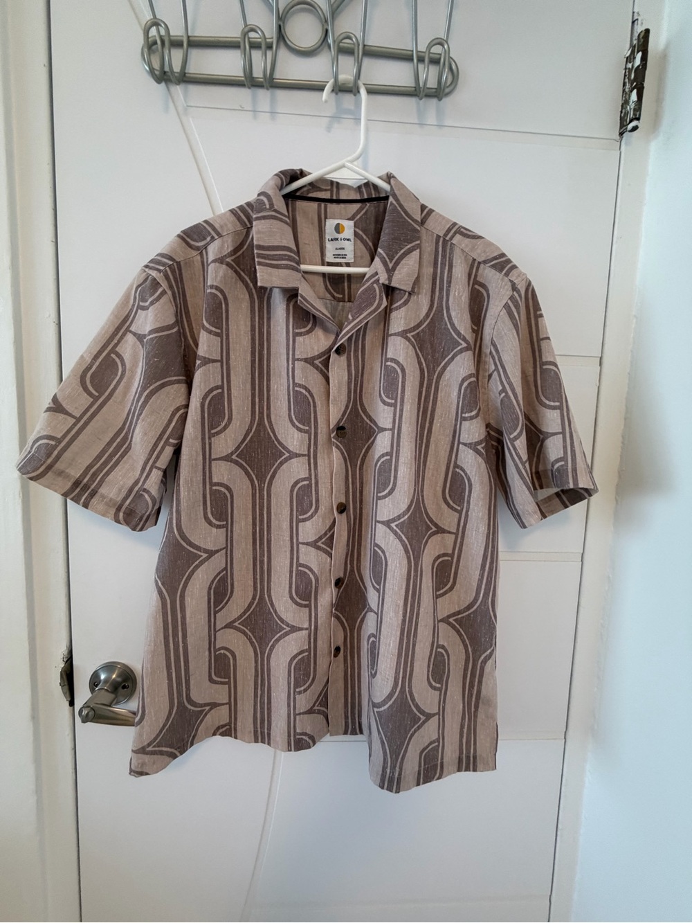 Casual Short-Sleeve Button-Down Shirt in Beige and Brown chino